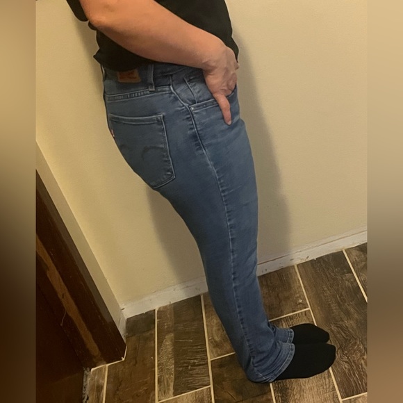 Levi’s jeans - Picture 2 of 3